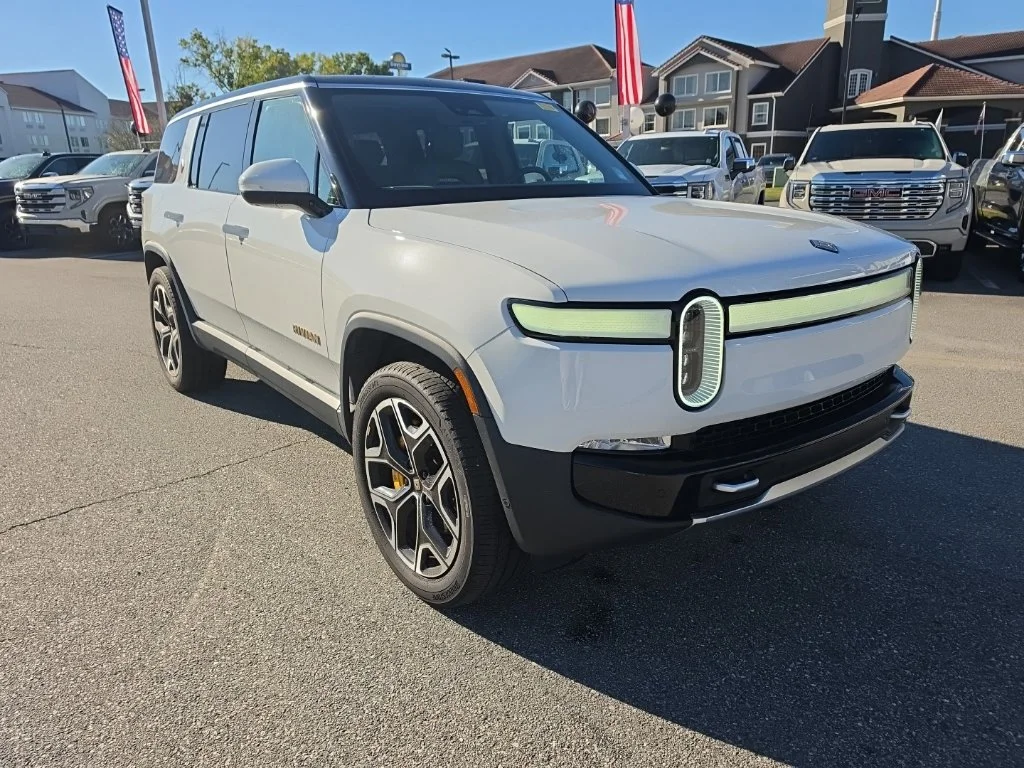 2023 Rivian R1S