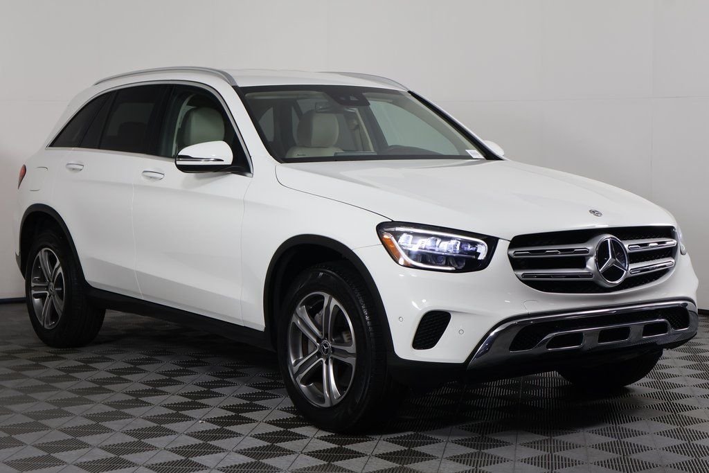 Certified Used 2022 Polar White Mercedes-Benz GLC 300 image 3