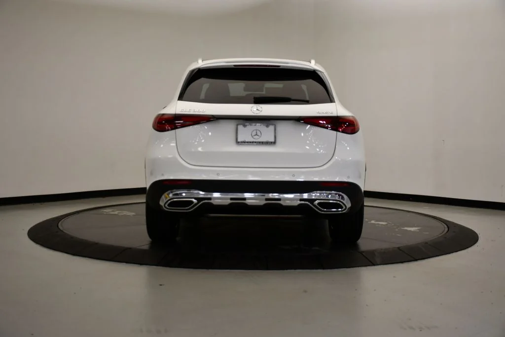 Certified Used 2026 Polar White Mercedes-Benz GLC 300 image 4