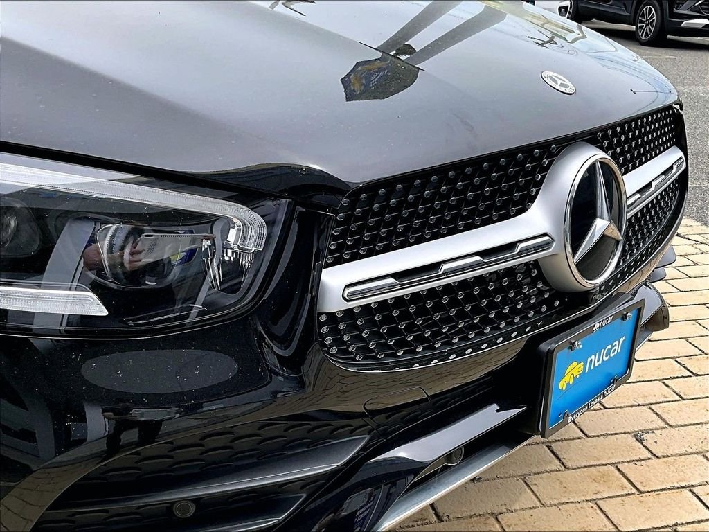 Used 2022 Black Mercedes-Benz GLC 300 image 33