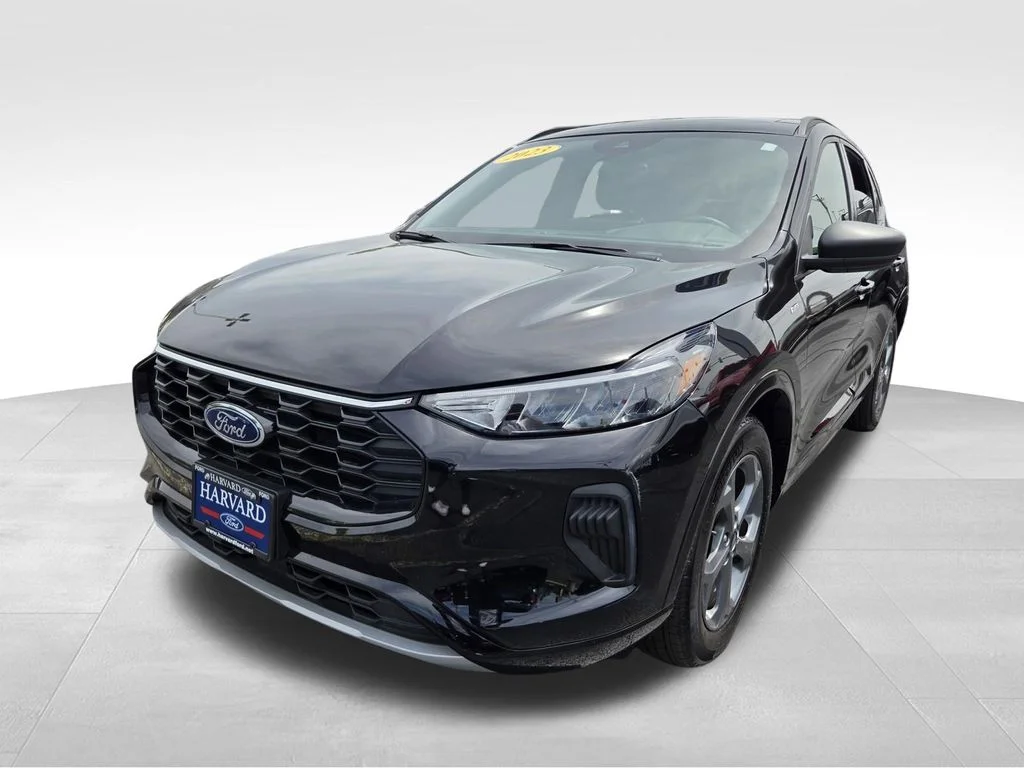 Used 2023 Agate Black Metallic Ford ST-Line image 3