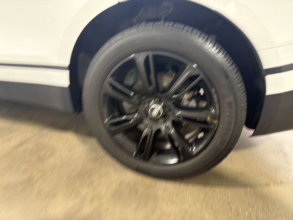 Used 2019 Fuji White Land Rover S image 30