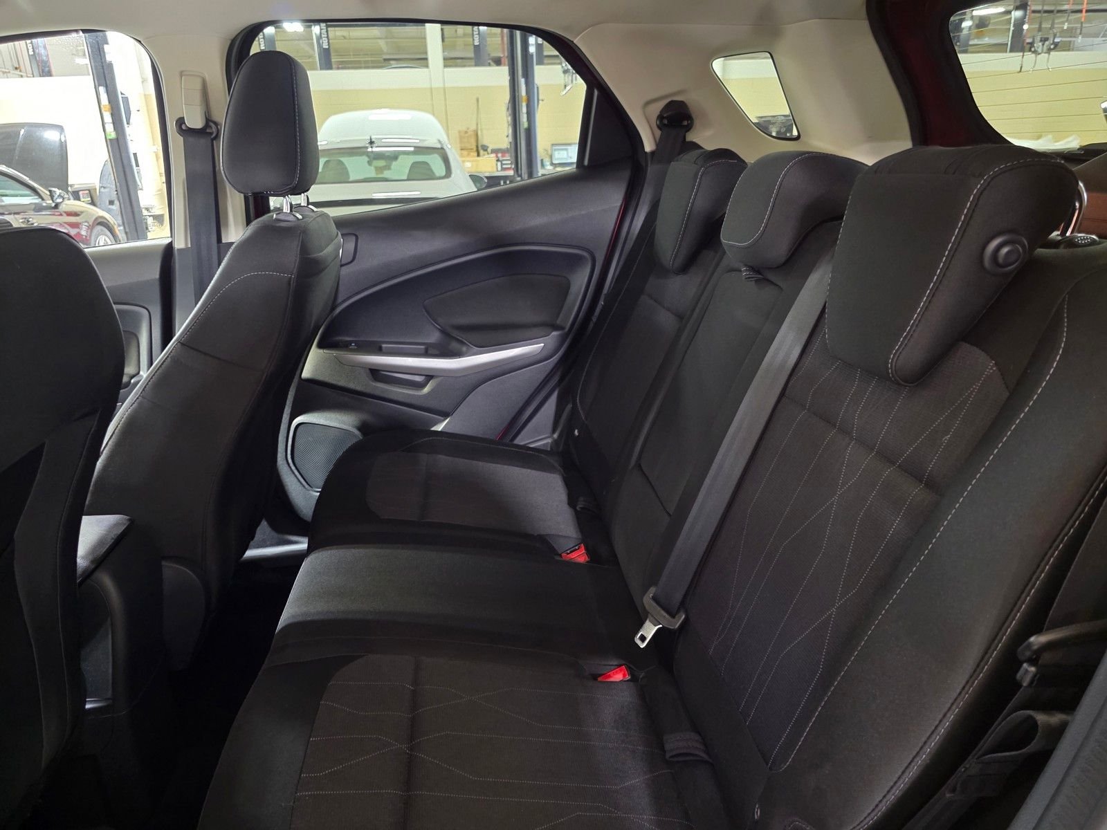 Used 2018 Ruby Red Metallic Ford SE image 14