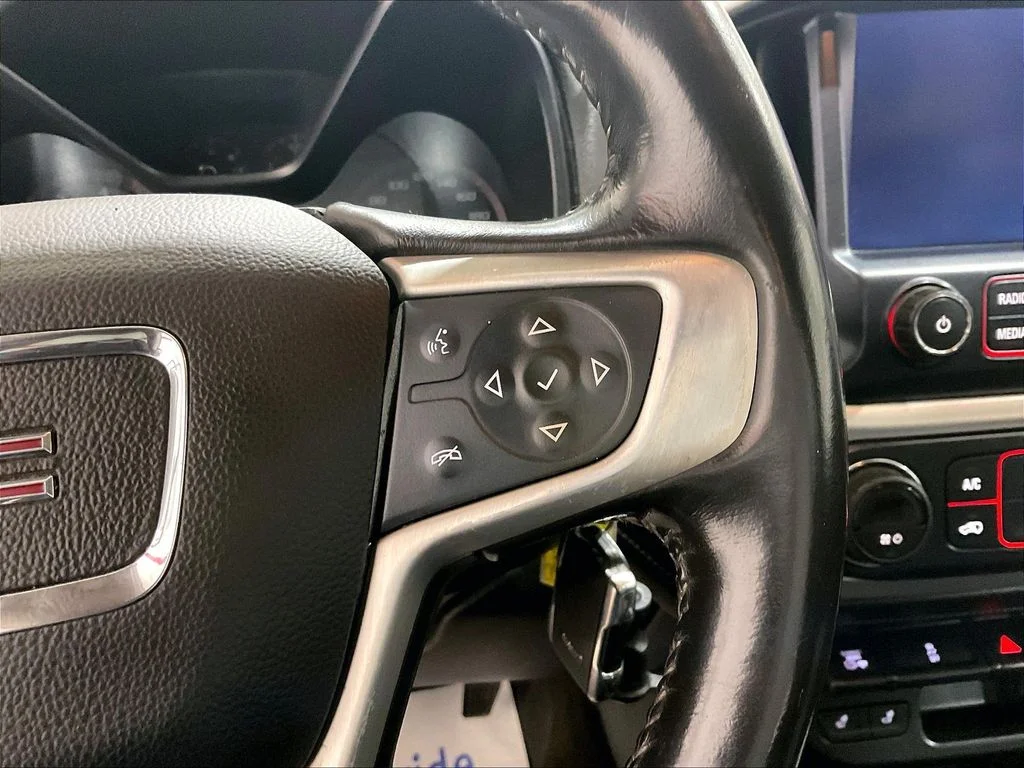 Used 2016 Black GMC SLT image 21
