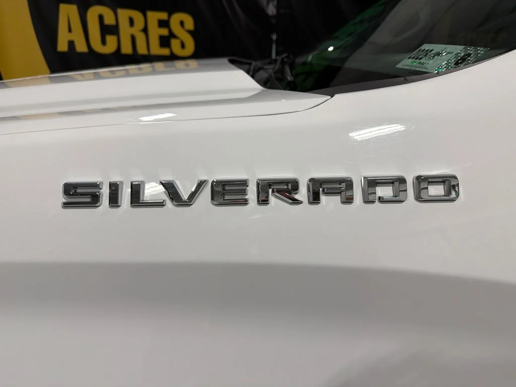 Used 2021 Summit White Chevrolet Custom image 12