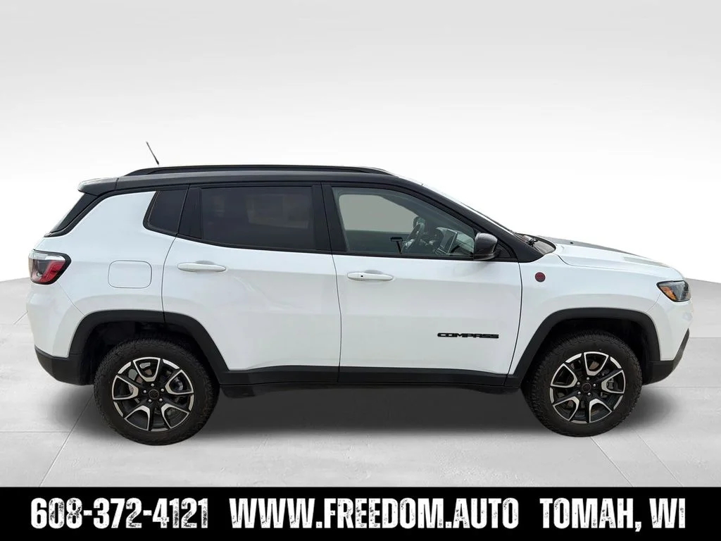 Used 2025 White Jeep Trailhawk image 9
