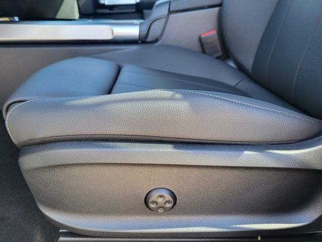 New 2026 Night Black Mercedes-Benz GLB 250 image 9