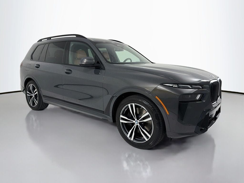 2023 BMW X7 xDrive40i's photo