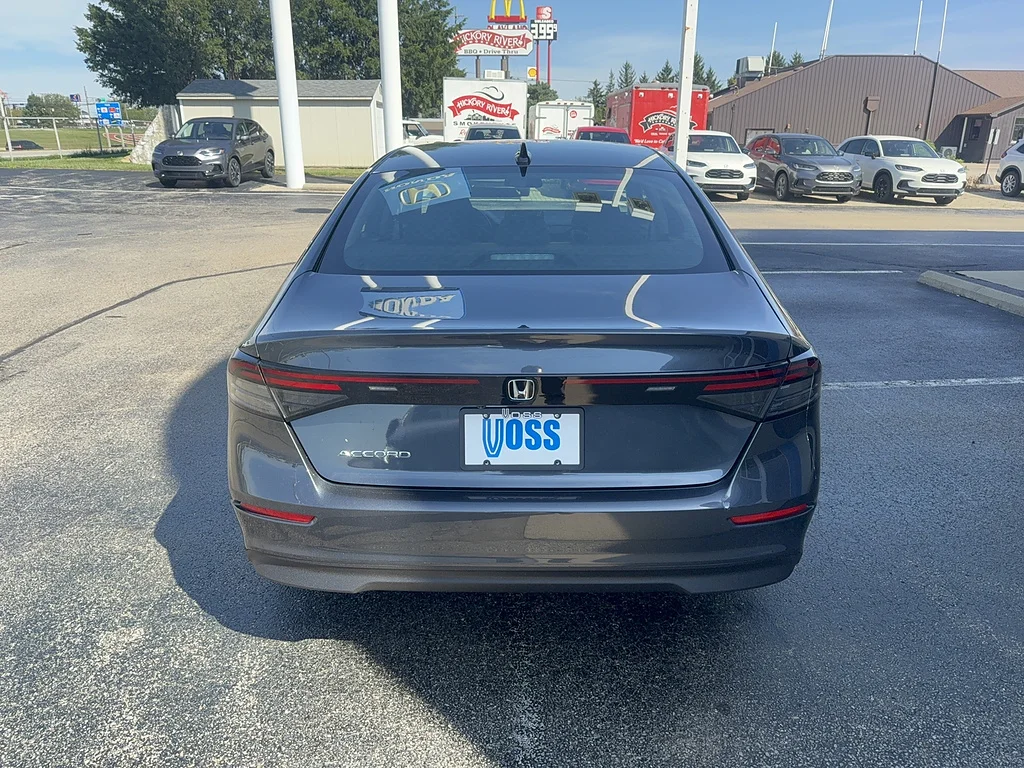 New 2026 Meteorite Gray Metallic Honda SE image 6