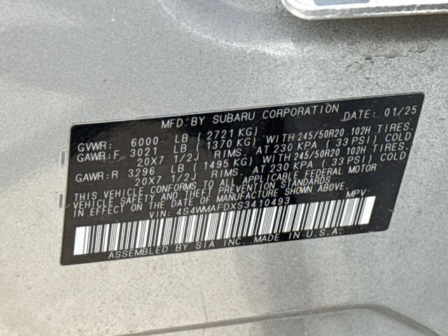 Used 2025 Silver Subaru Onyx Edition image 31