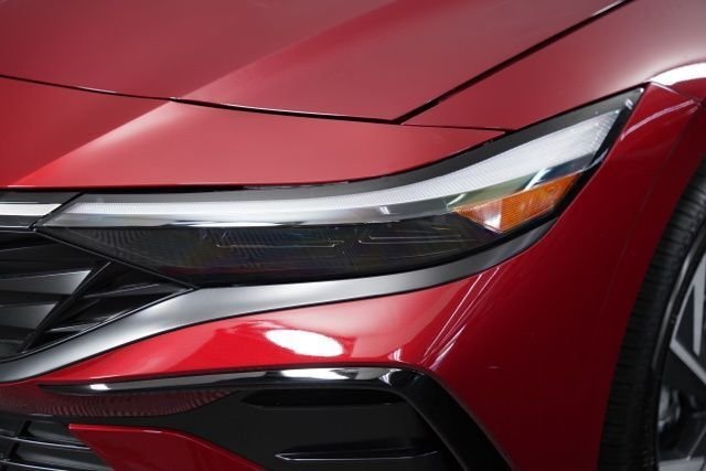 2025 Hyundai Elantra Limited - Photo 44