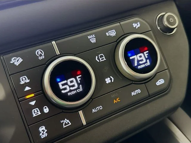 Used 2025 White Land Rover S image 18