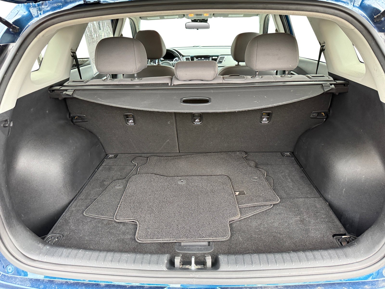 Used 2018 Deep Cerulean Kia LX image 17