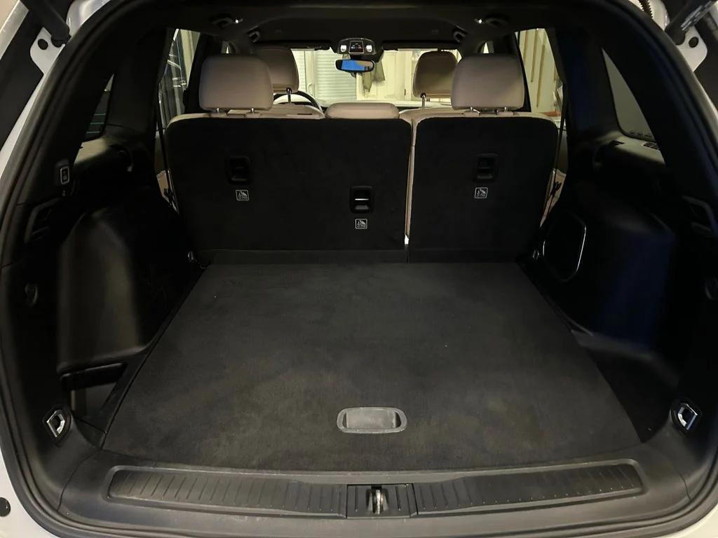 Used 2023 Bright White Jeep Limited image 18
