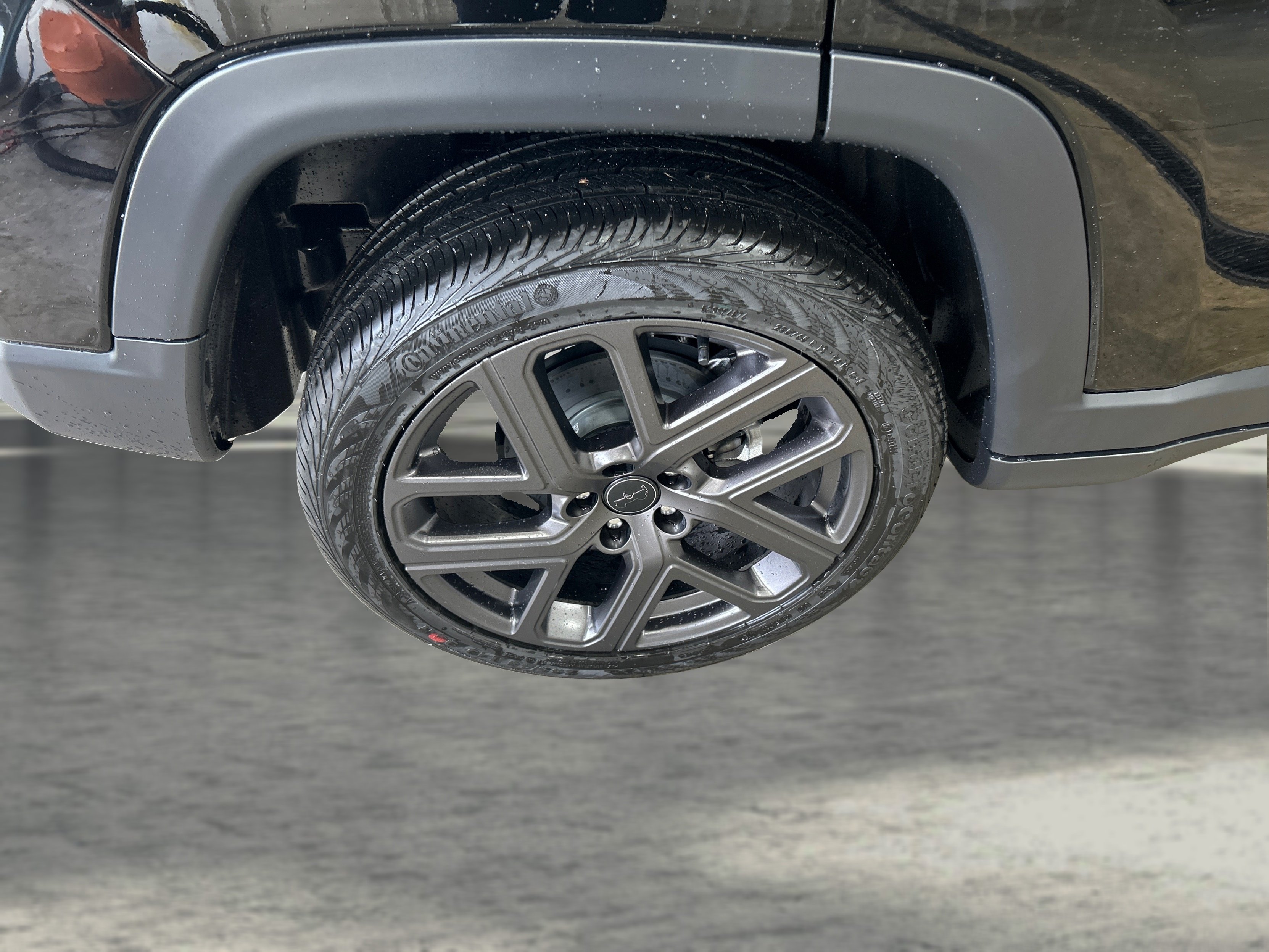 New 2026 Diamond Black Crystal Pearl-Coat Exterior Paint Jeep Latitude image 21