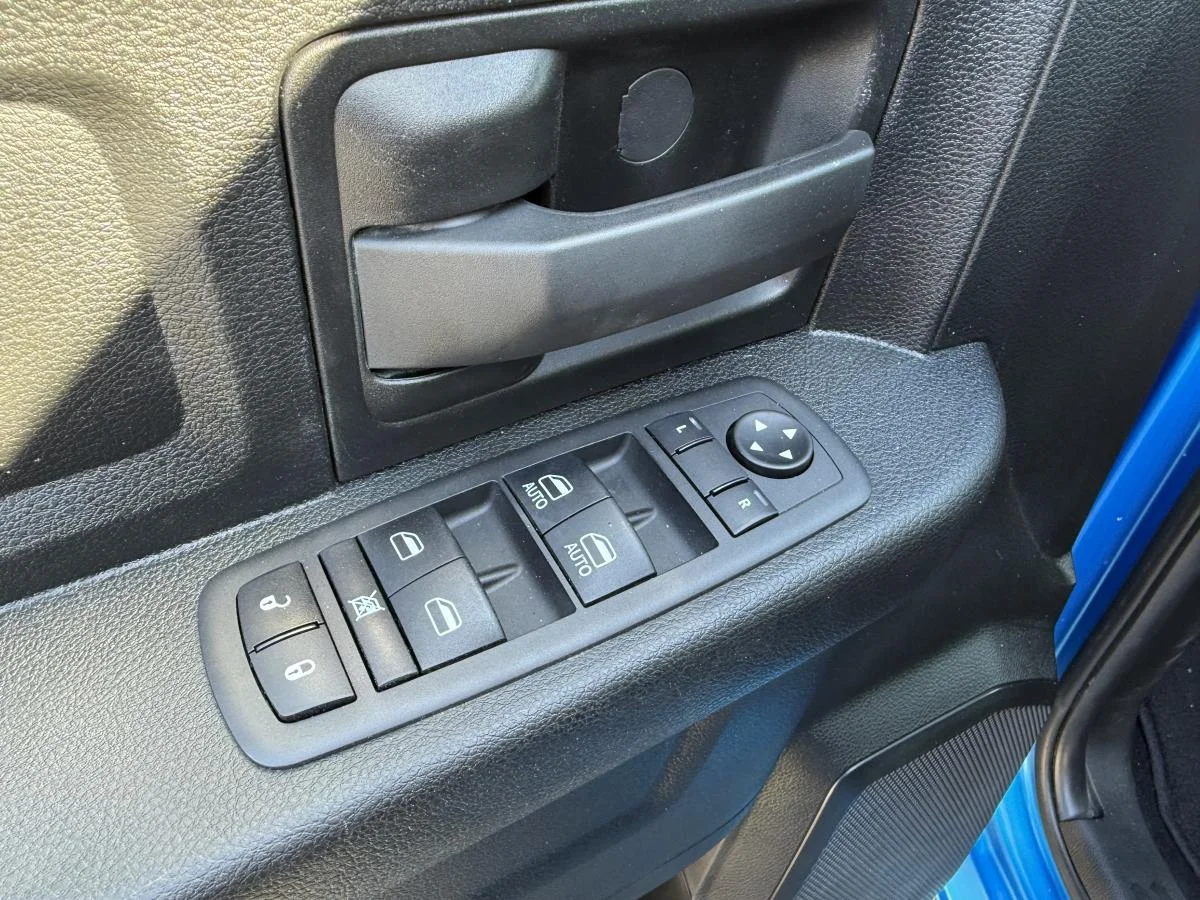 Used 2023 Blue RAM Express image 12