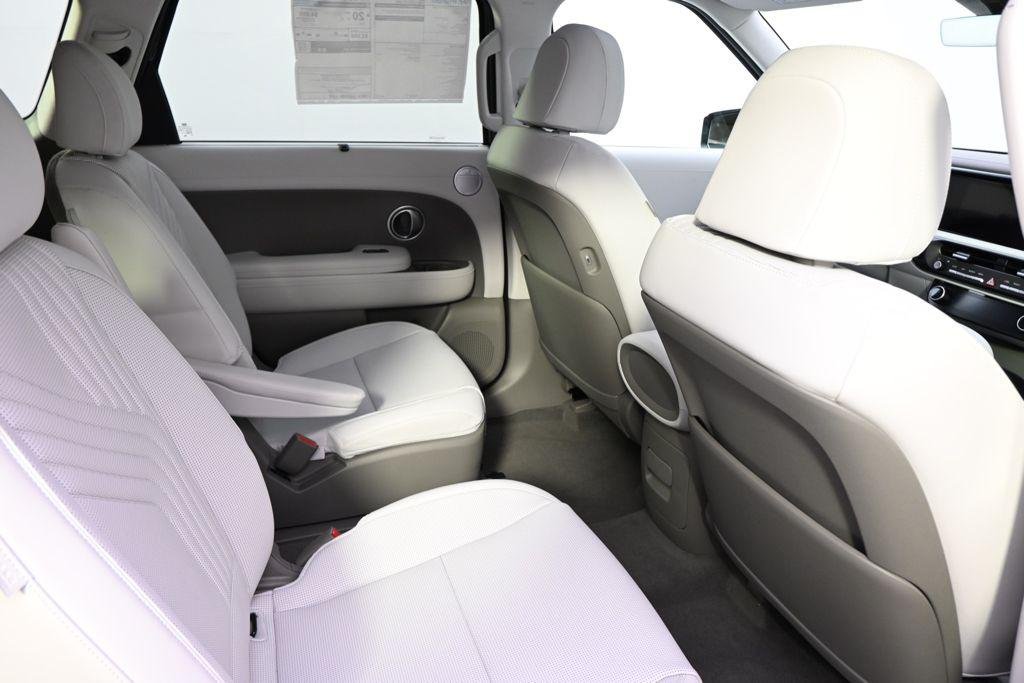 New 2026 Titainium Hyundai SEL AWD image 18