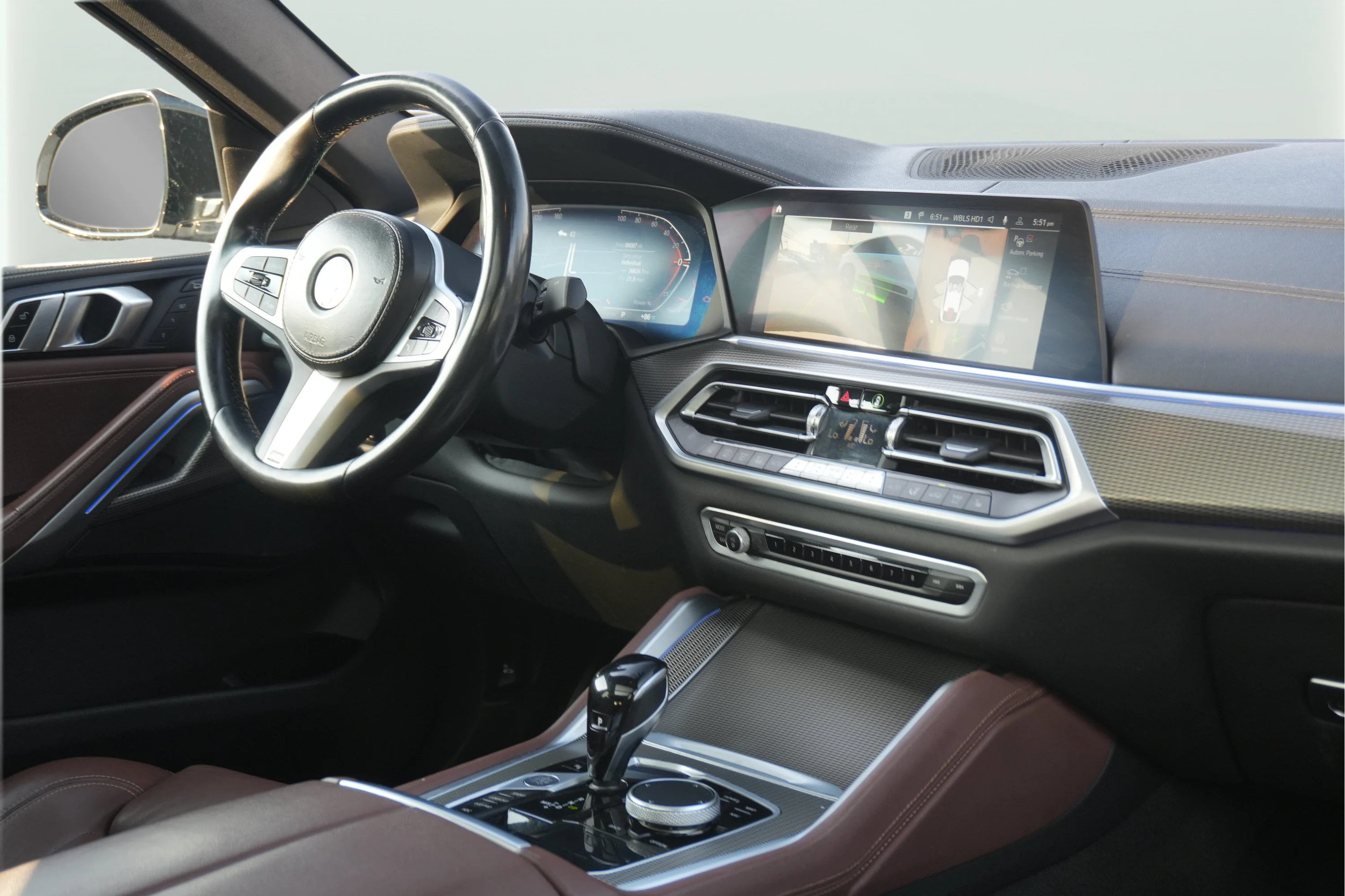 Used 2022 Mineral White Metallic BMW xDrive40i image 23
