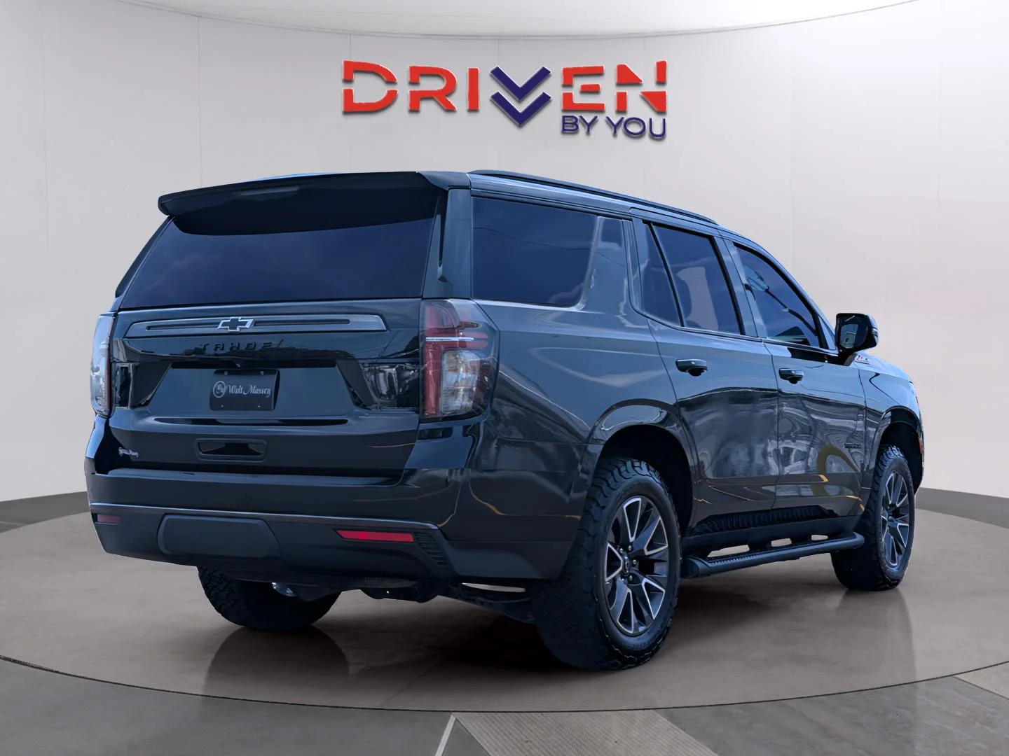 Used 2022 Black Chevrolet Z71 image 5
