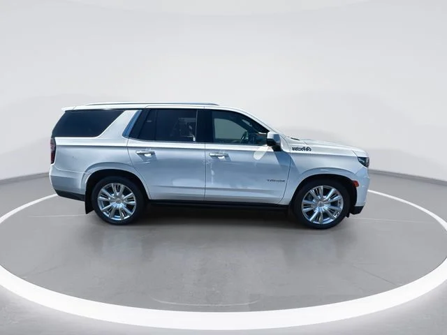 Used 2024 White Chevrolet High Country image 9