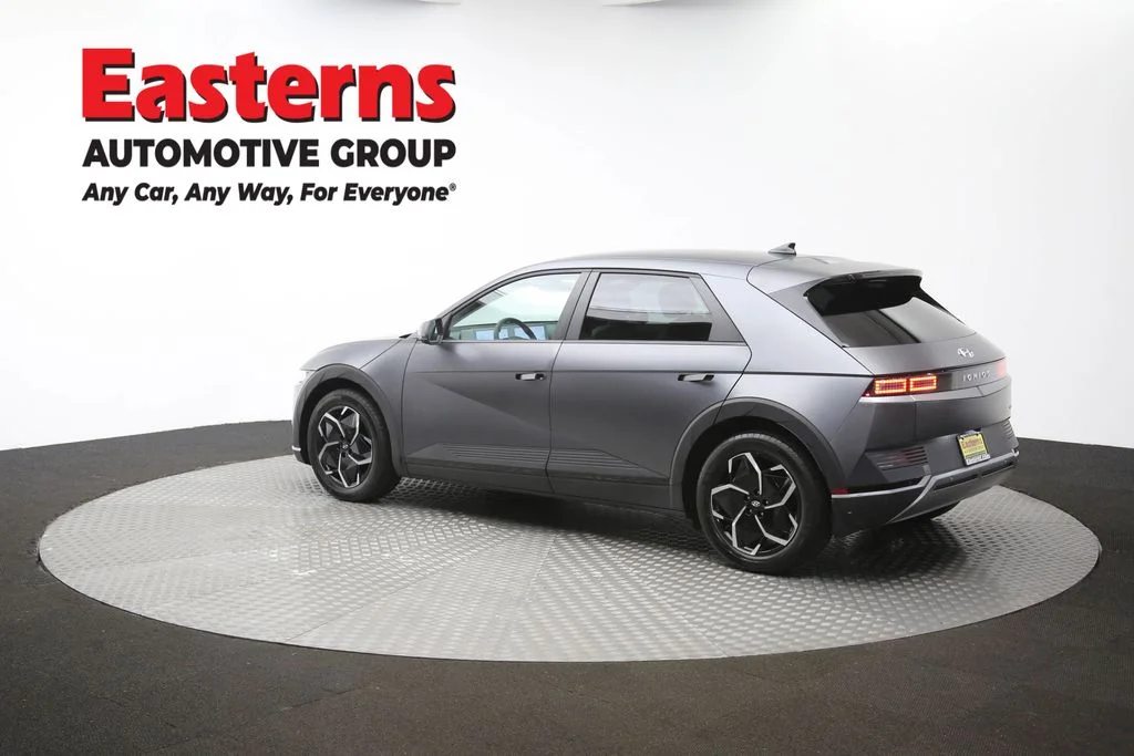 Used 2023 Gray Hyundai SEL image 61
