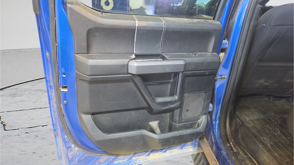 Used 2018 Blue Ford XLT image 7
