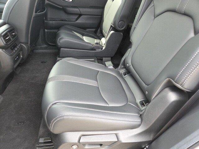 Used 2024 Platinum White Pearl Honda EX-L w/Rear Captain