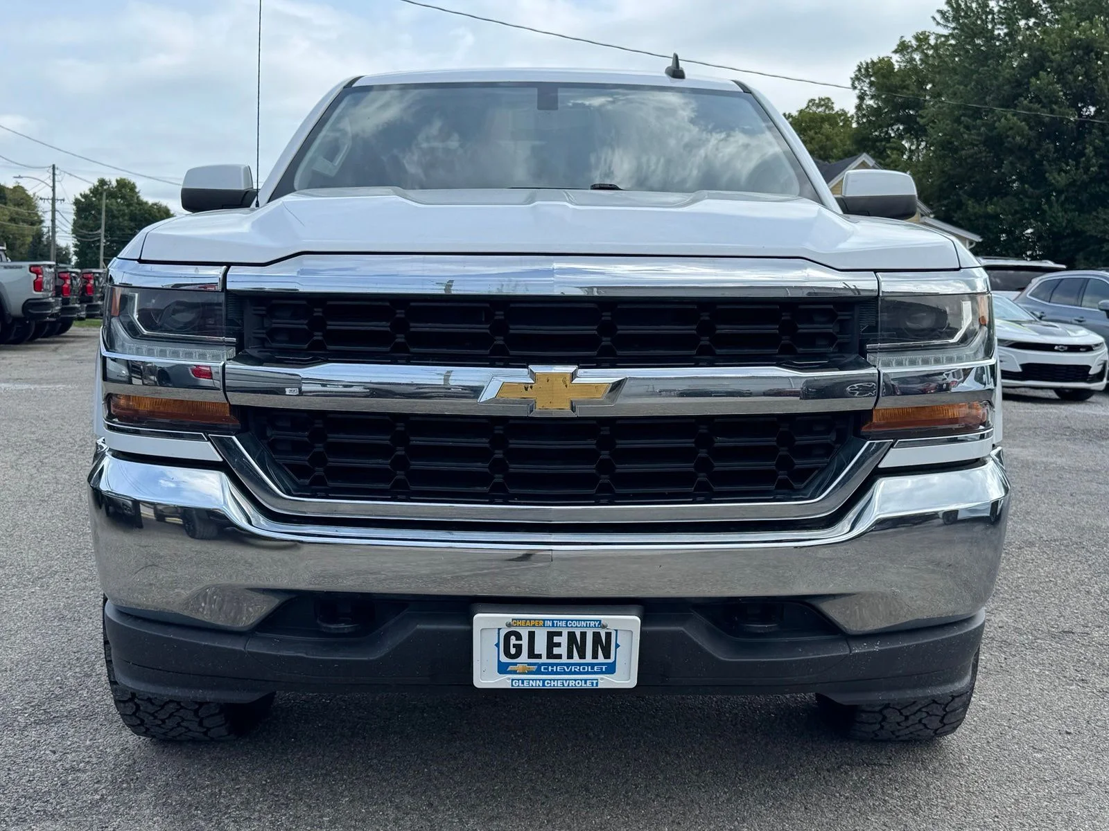 Used 2018 White Chevrolet LT image 9