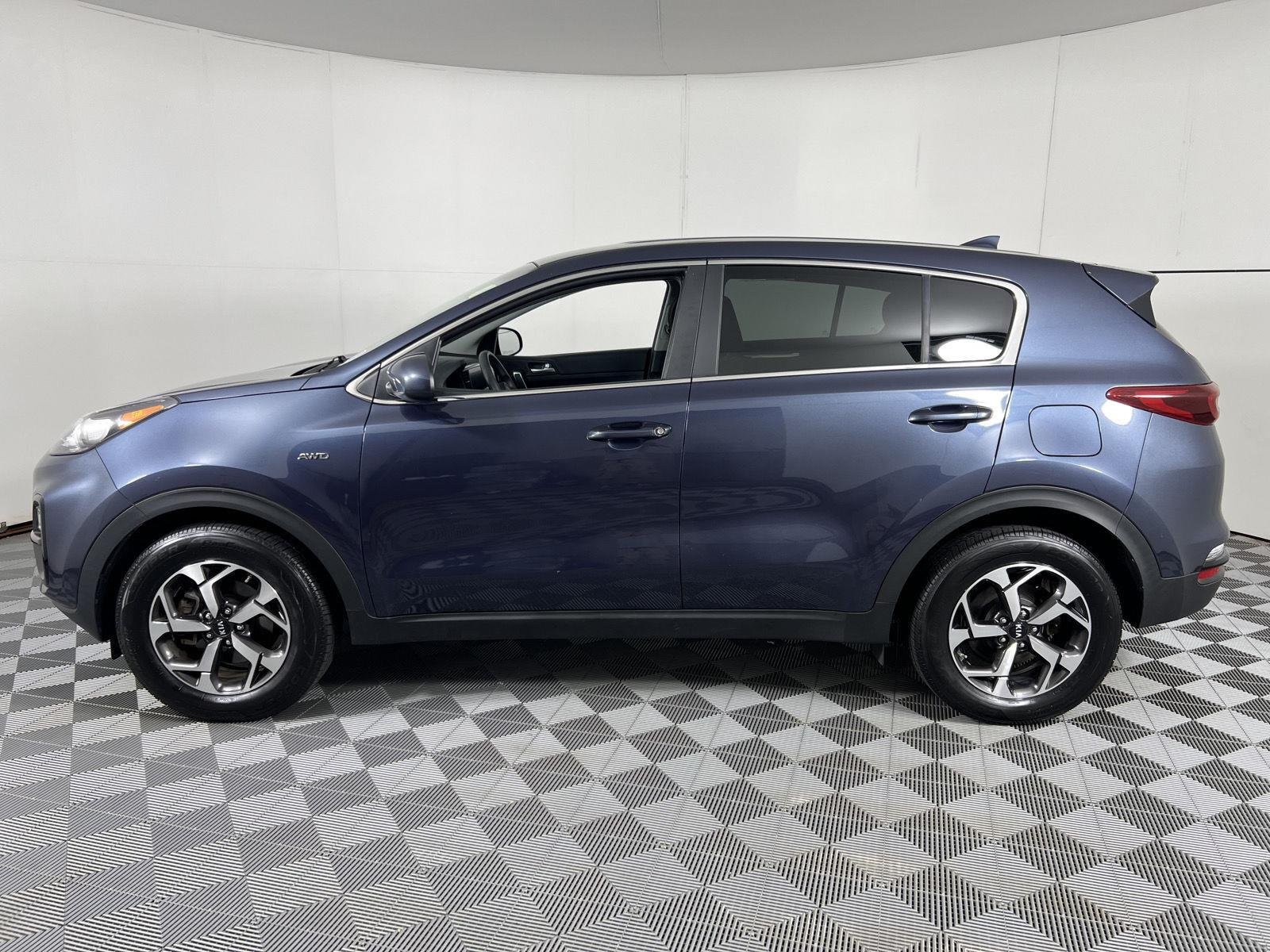 Used 2022 Pacific Blue Kia LX image 7