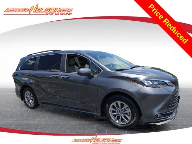 2025 Toyota Sienna XLE