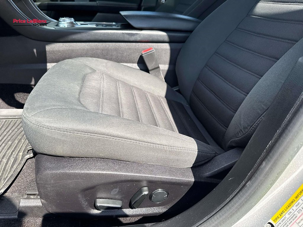 Used 2017 Ingot Silver Ford SE image 17