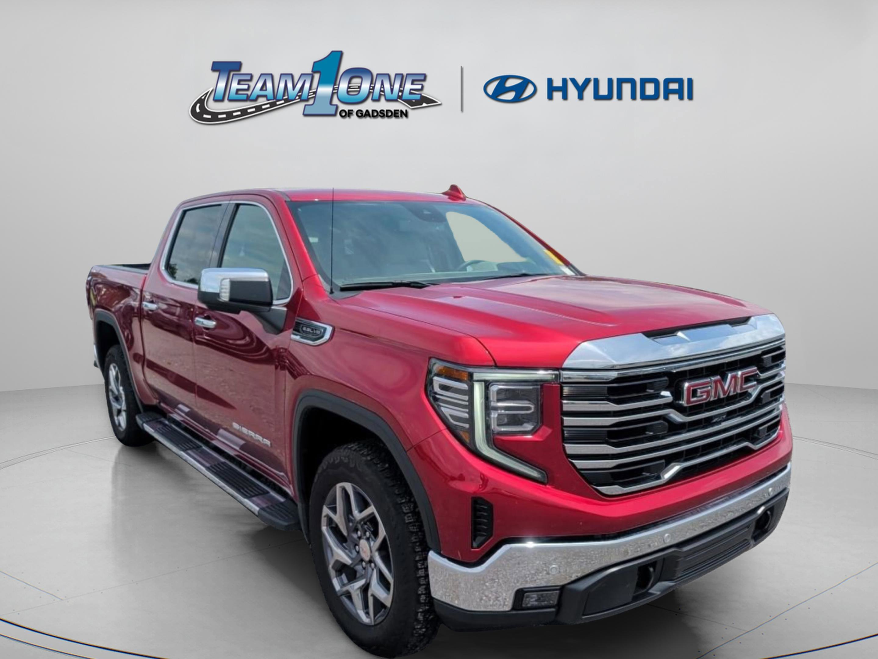 2025 GMC Sierra 4WD Crew Cab Short Box SLT's photo