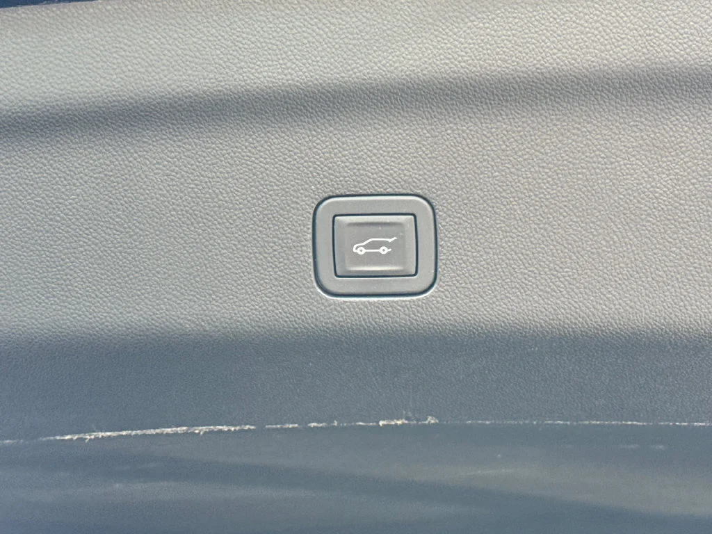 2025 GMC Yukon AT4 Ultimate - Photo 35