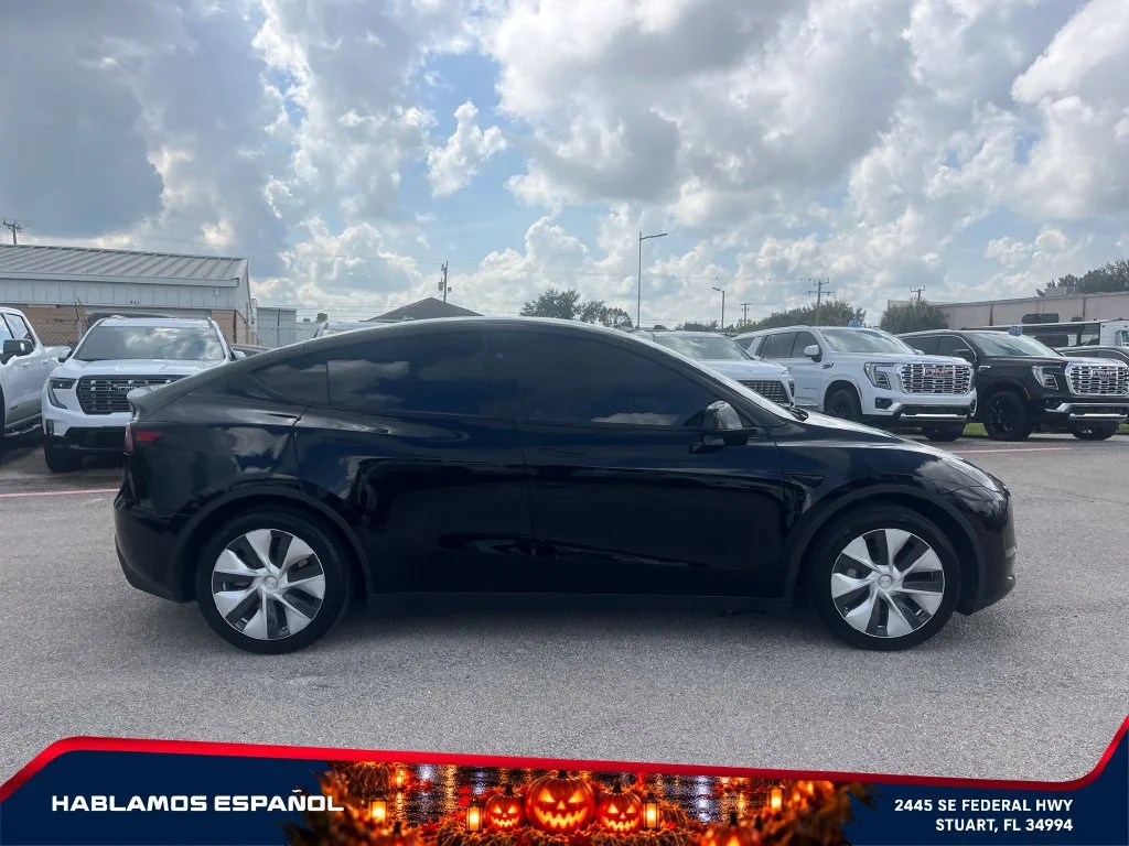Used 2024  Tesla RWD *Ltd Avail* image 8