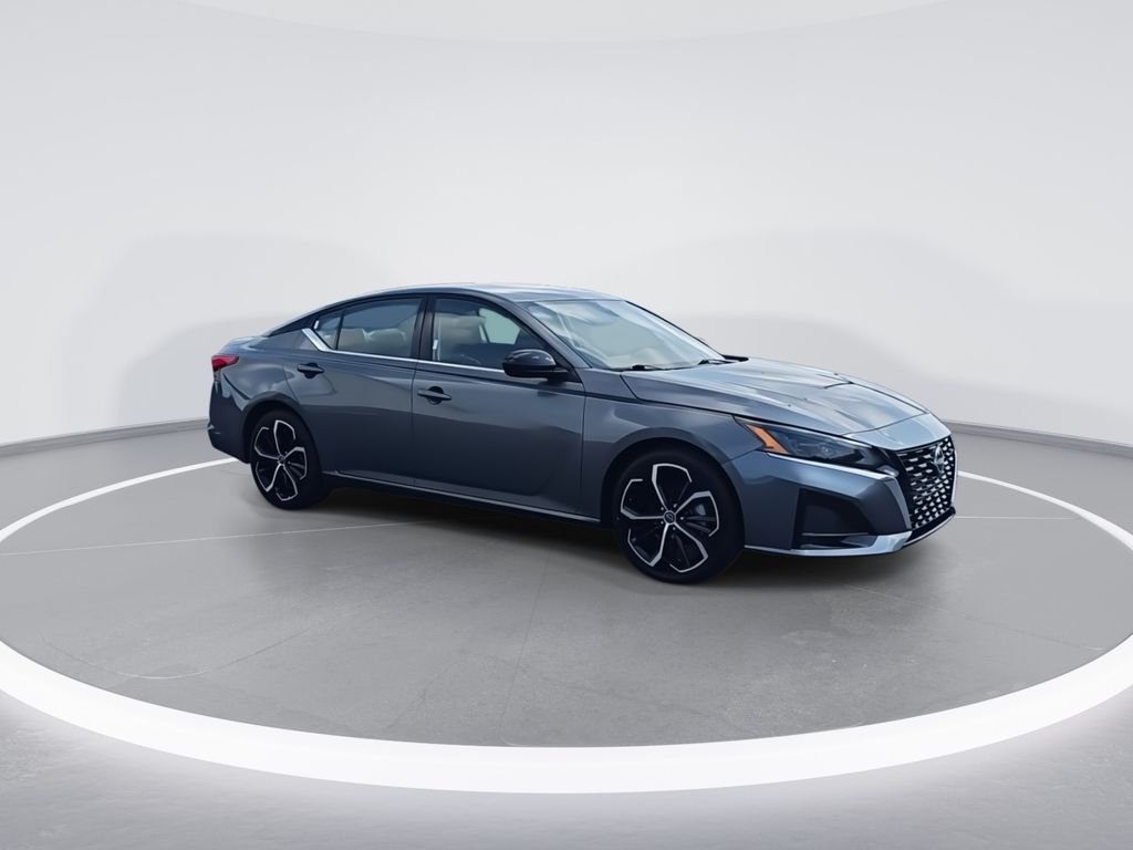 Used 2024 Gray Nissan 2.5 SR image 2