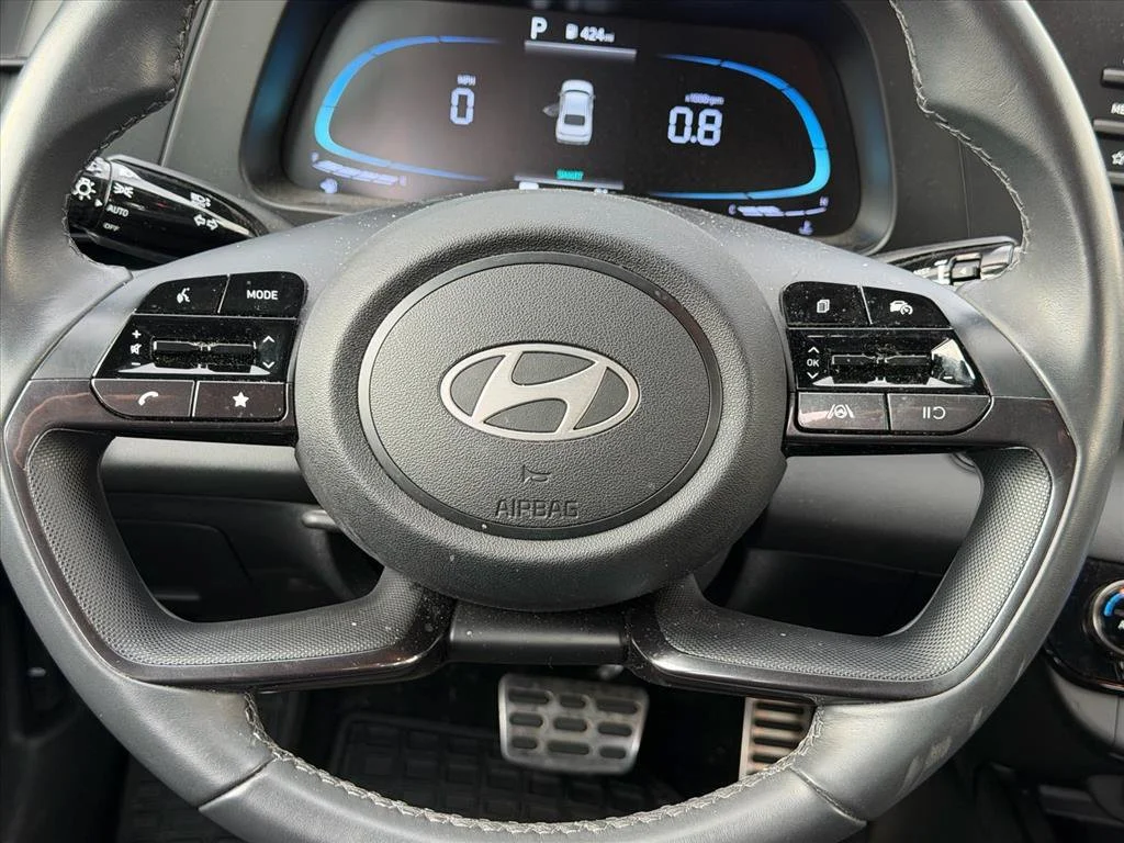 Used 2025 White Hyundai SEL Sport image 20