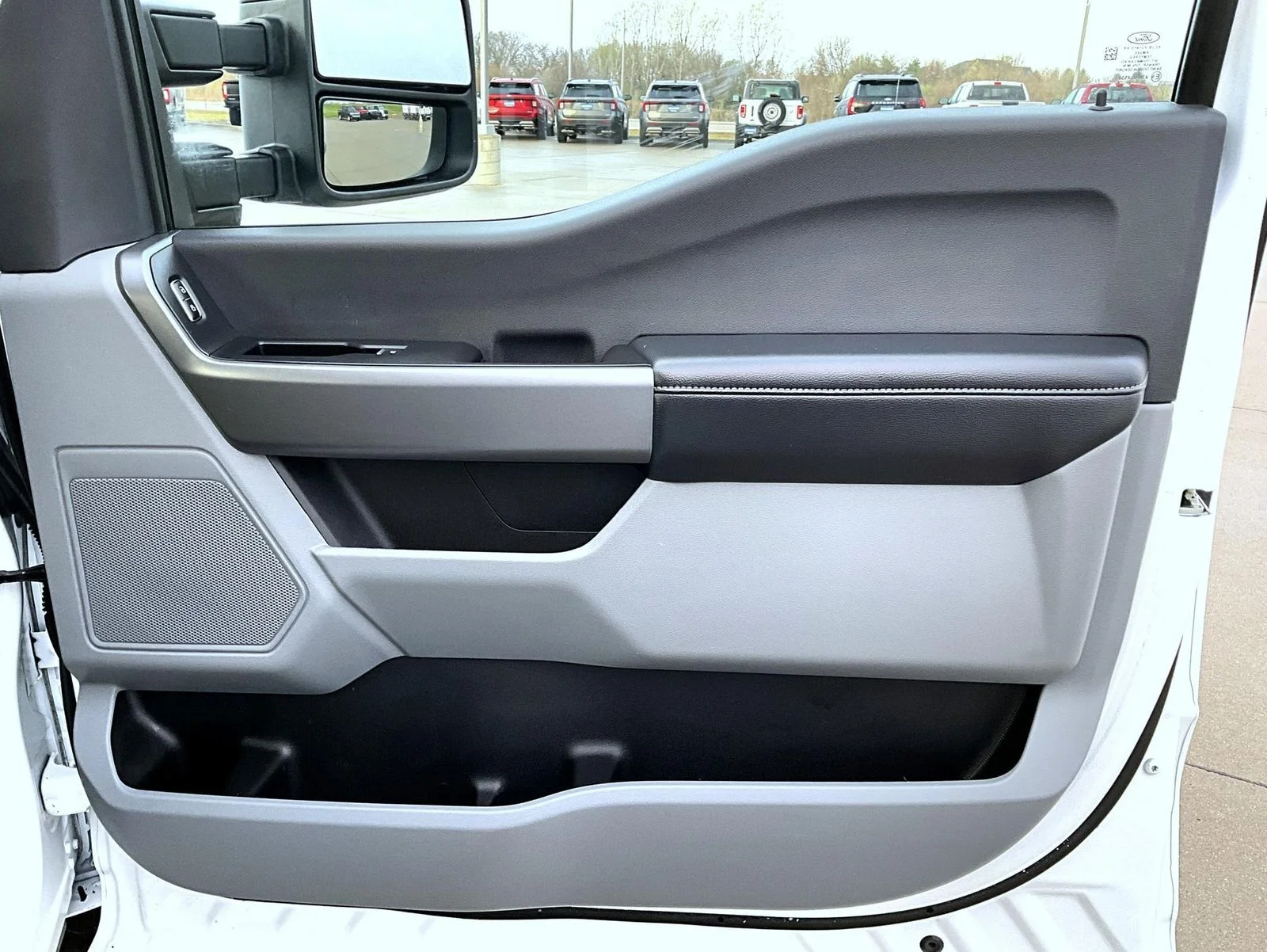 Used 2025 White Ford XLT image 17