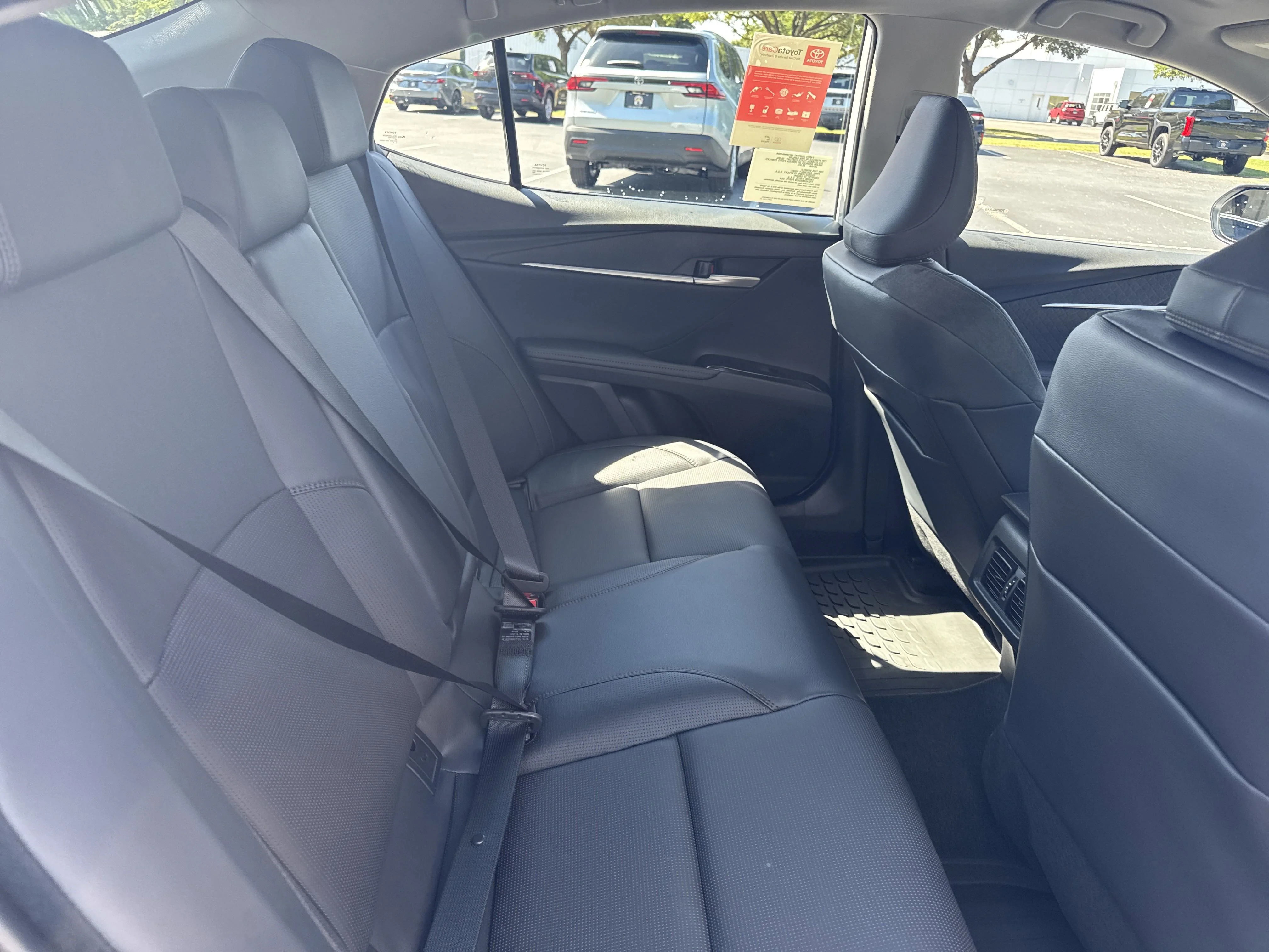 Used 2025  Toyota  image 27