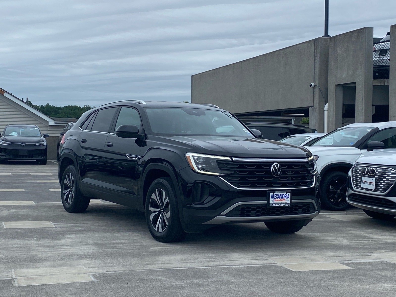 2024 Volkswagen Atlas Cross Sport 2.0T SE 4MOTION's photo