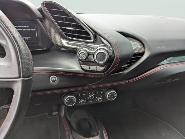 Used 2018  Ferrari Base image 28