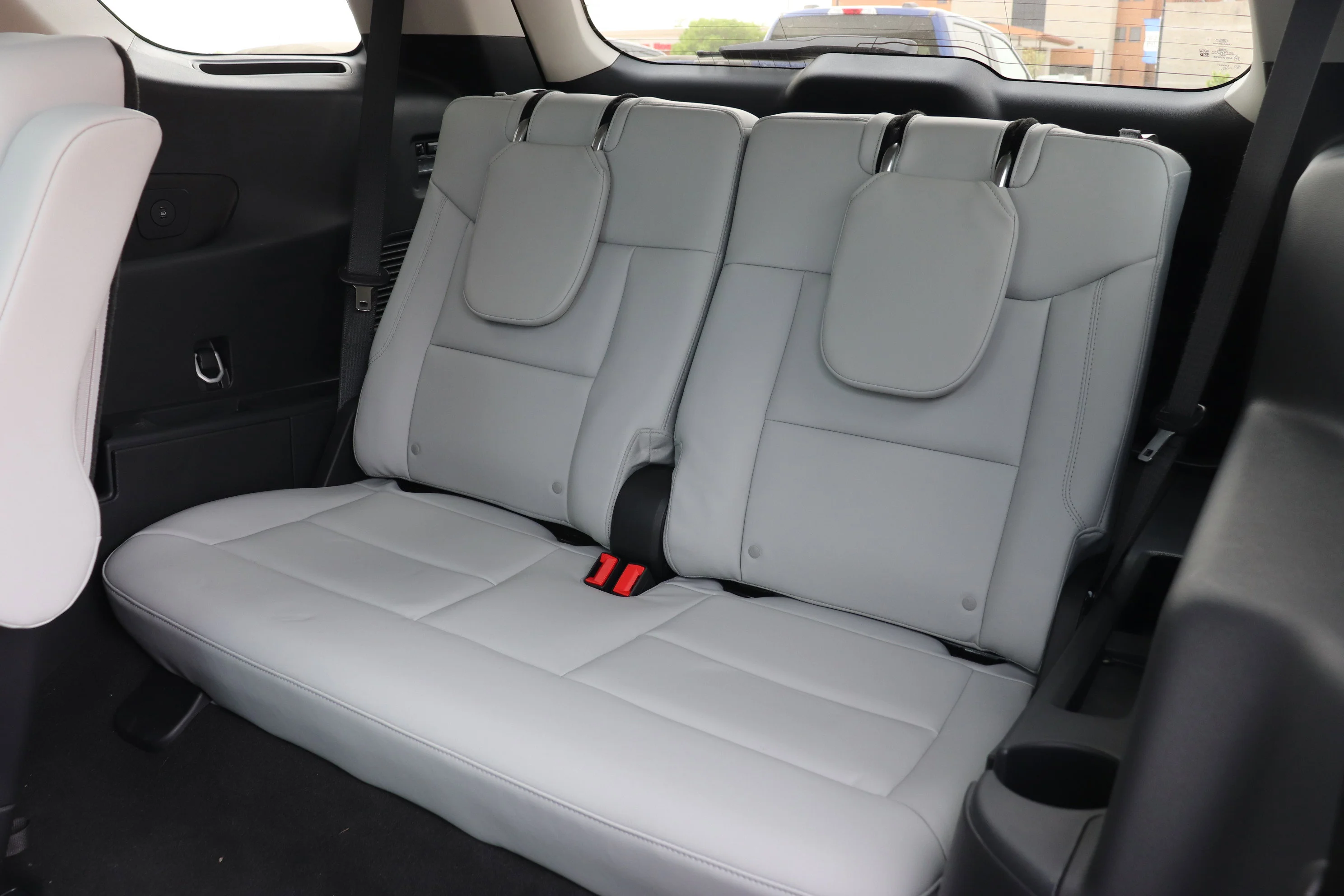 New 2026 STAR WHITE MET TRI-COAT Ford Platinum image 14