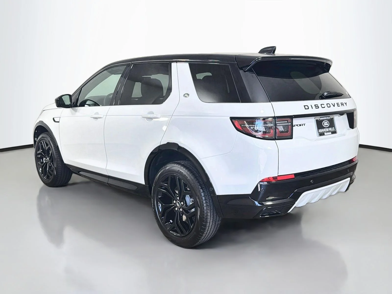 New 2026 Fuji White Land Rover Landmark image 3