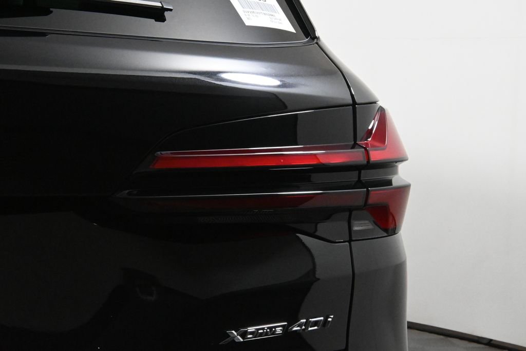 Used 2026 Black BMW xDrive40i image 13