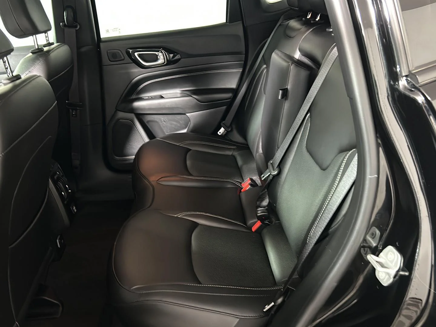 Used 2022 Black Jeep High Altitude image 15