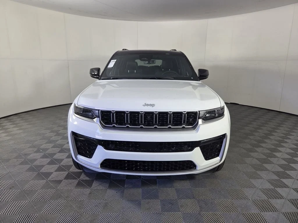 New 2026 Bright White Clear-Coat Exterior Paint Jeep Summit image 3
