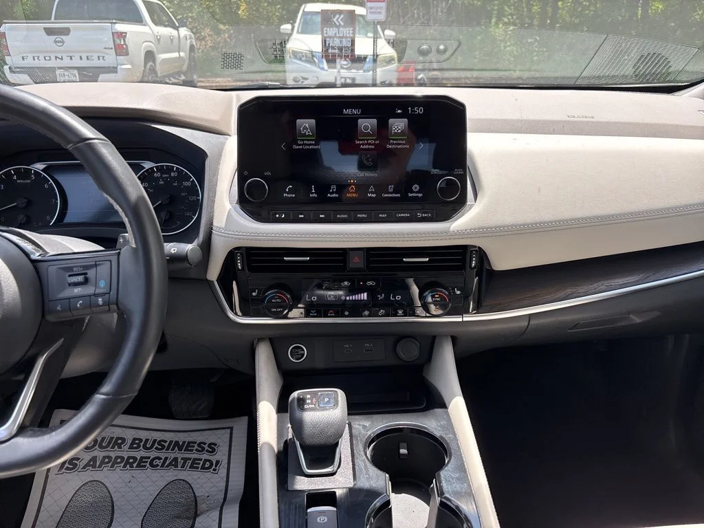 Used 2021 White Nissan SL image 30