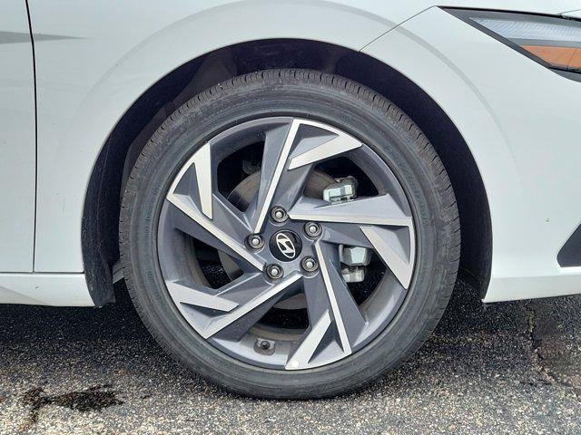 New 2025 Serenity White Hyundai SEL Sport image 5