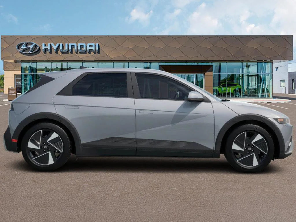 New 2027 Gray Hyundai SE image 1