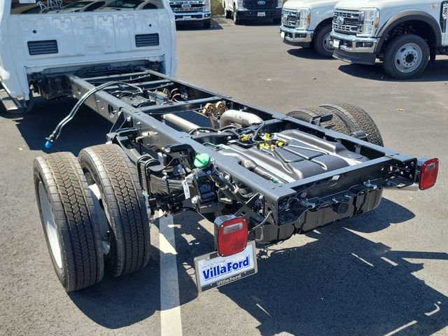 New 2026 Oxford White Ford F-550® XL image 17