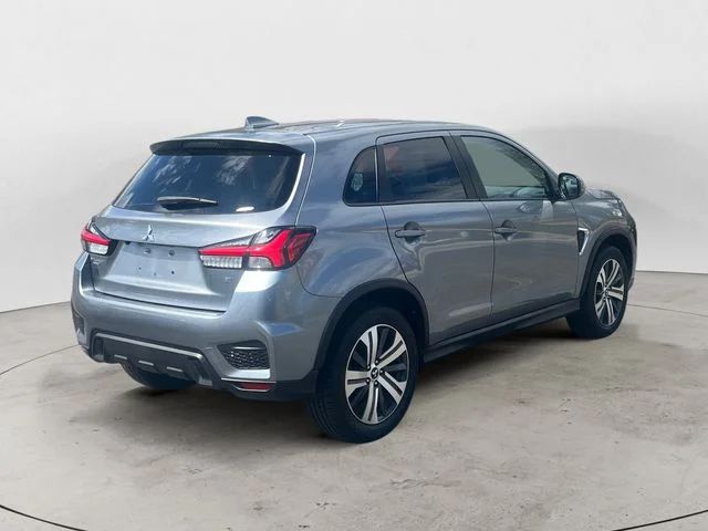 Used 2024 Silver Mitsubishi 2.0 ES image 5